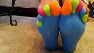 Amateur Toe Socks and Bare Feet